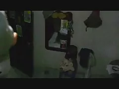 4. 鈴木 一徹 無 修正 動画 この男は父親との関係の間にノートパソコンで働いています